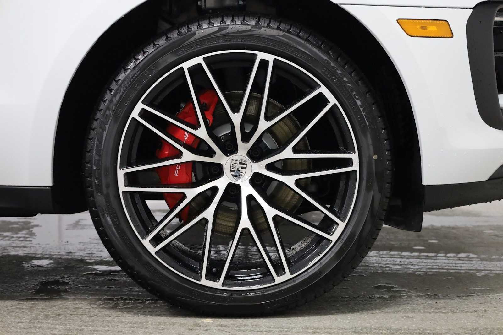 Thumbnail: 2026 Porsche Macan - 12