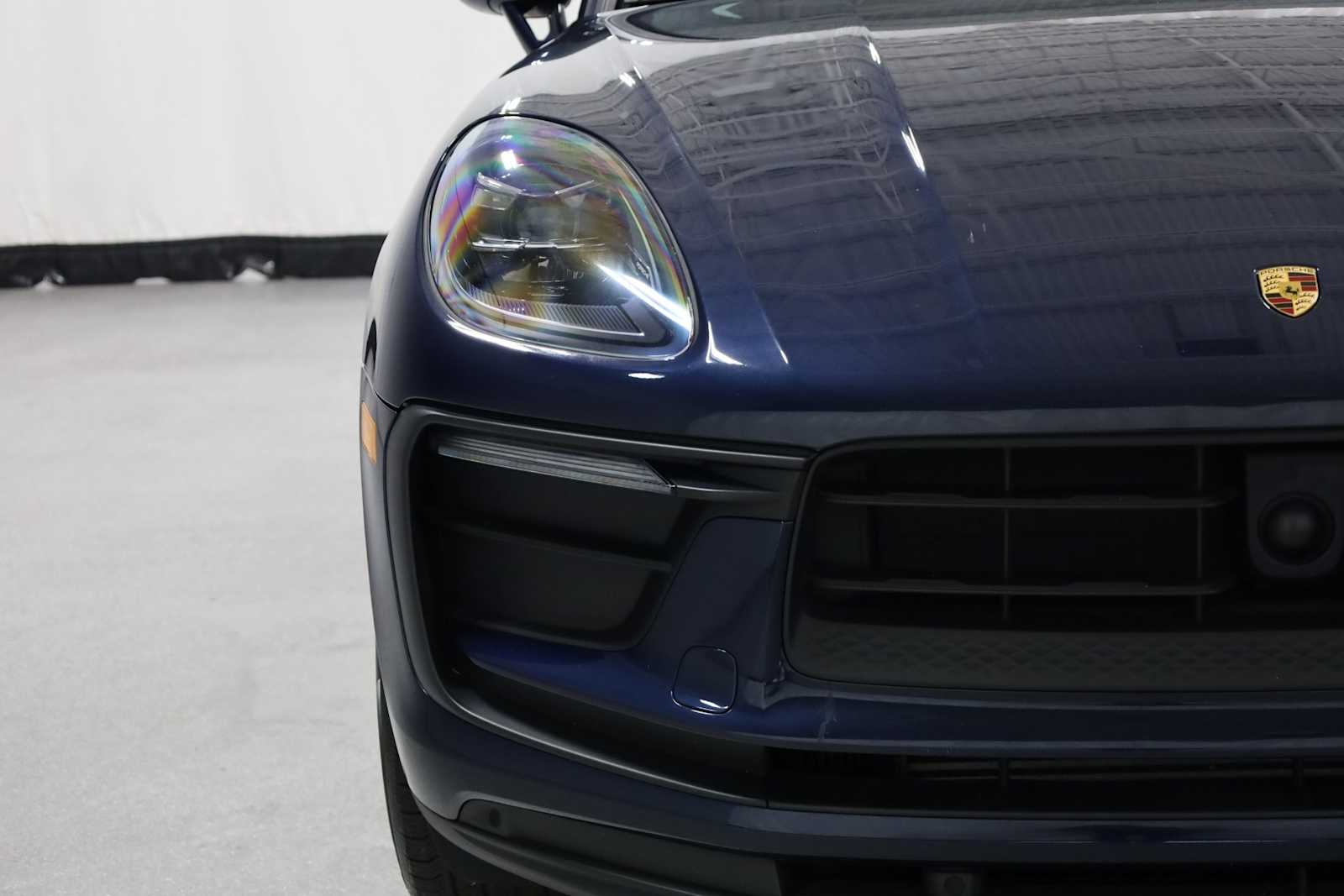 Thumbnail: 2023 Porsche Macan - 15