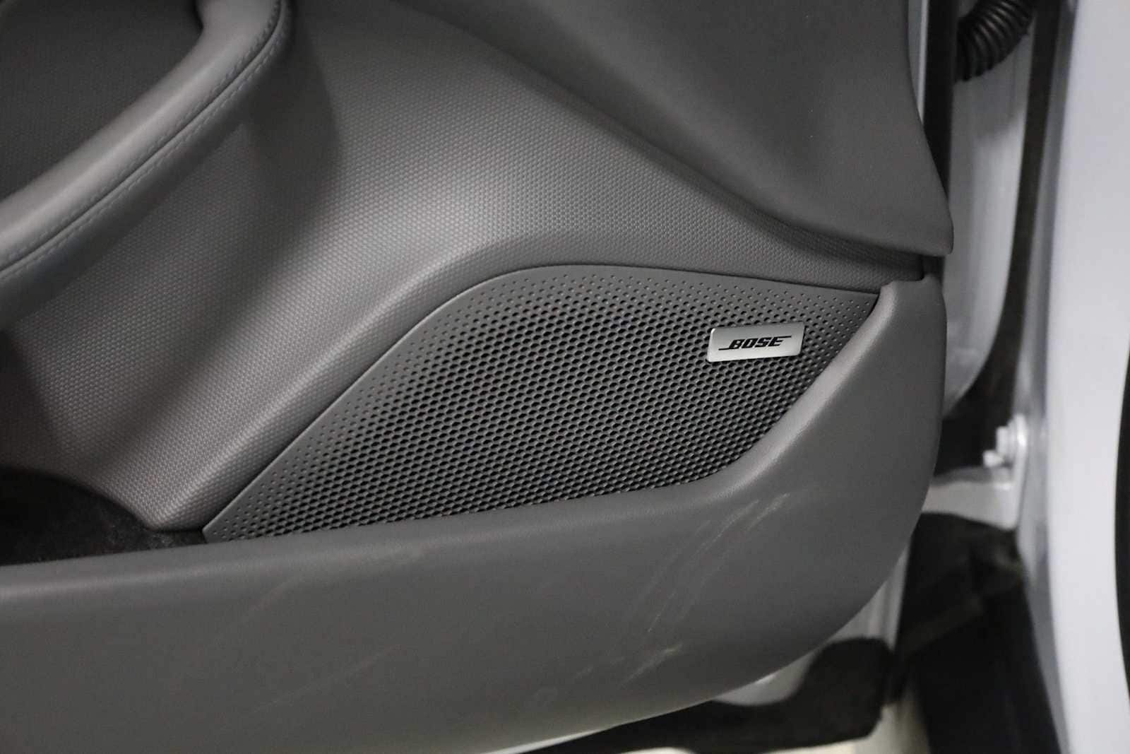 Thumbnail: 2025 Porsche Taycan - 17