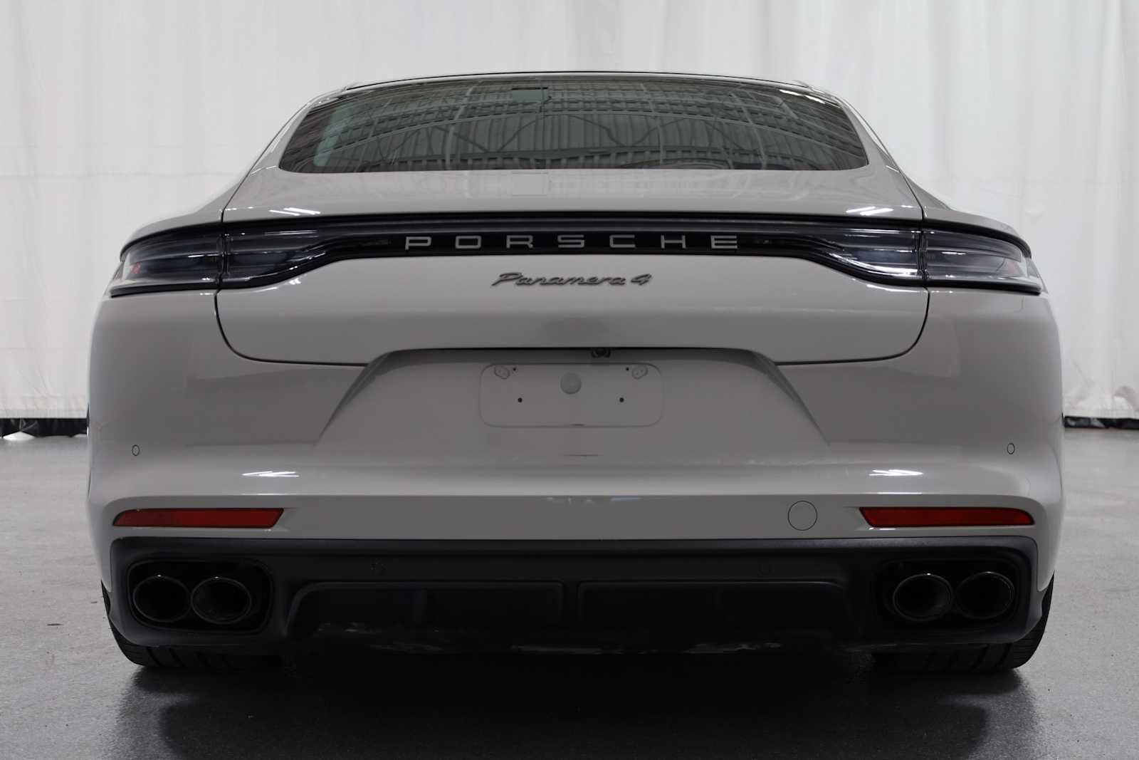 2023 Porsche Panamera 4 10