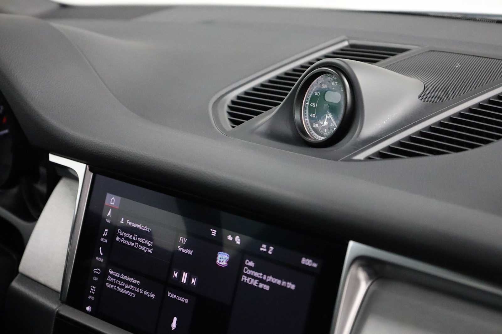 Thumbnail: 2026 Porsche Macan - 21