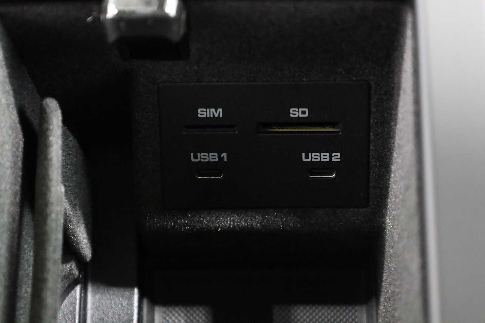 Thumbnail: 2026 Porsche Macan - 35