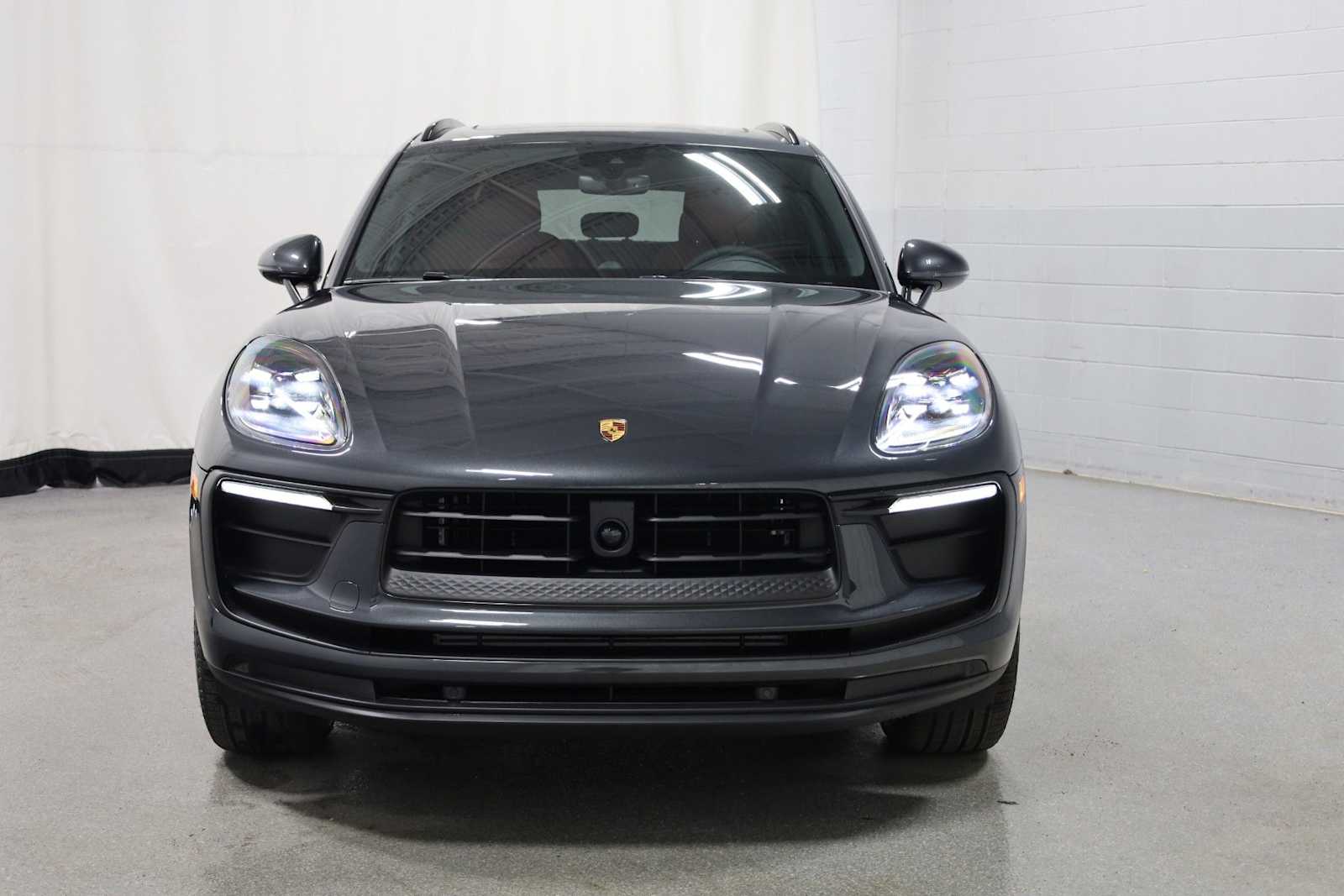 Thumbnail: 2026 Porsche Macan - 13