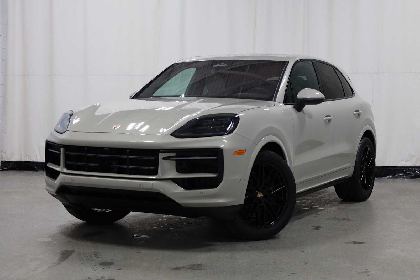 Thumbnail: 2026 Porsche Cayenne - 1