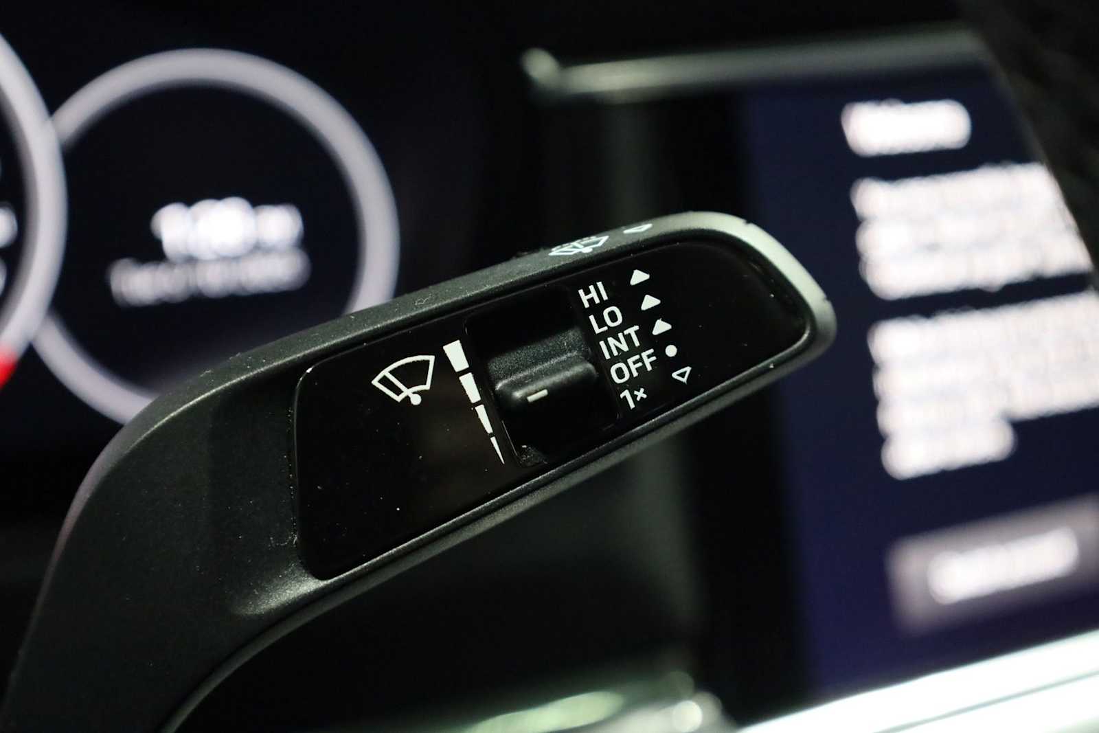 Thumbnail: 2023 Porsche Panamera - 30