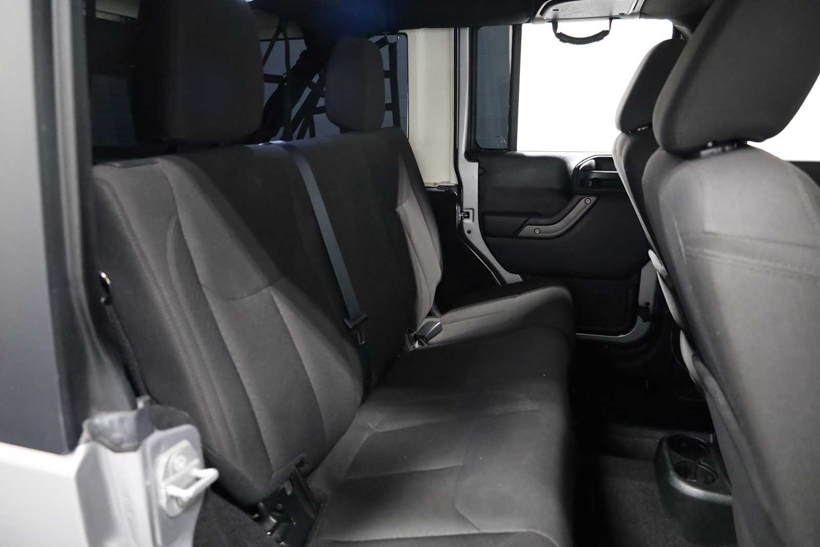 Thumbnail: 2017 Jeep Wrangler - 31