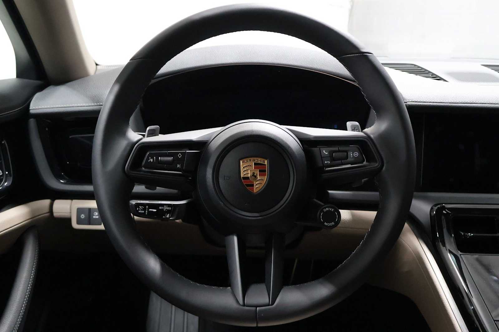 Thumbnail: 2025 Porsche Panamera - 22