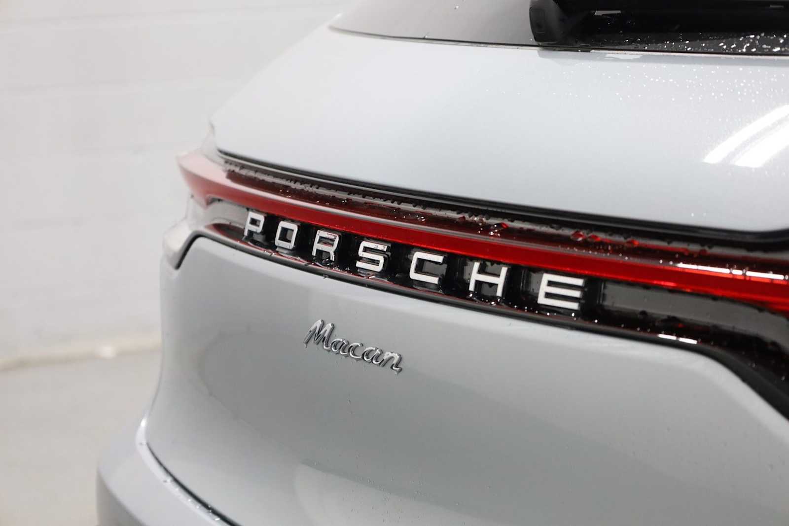 Thumbnail: 2026 Porsche Macan - 8
