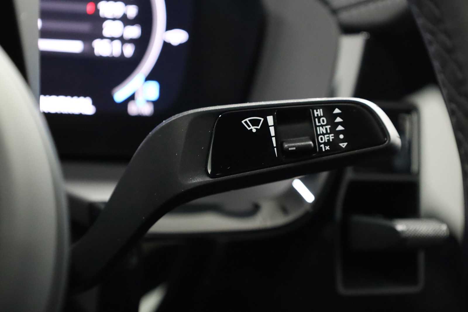 Thumbnail: 2025 Porsche Panamera - 28