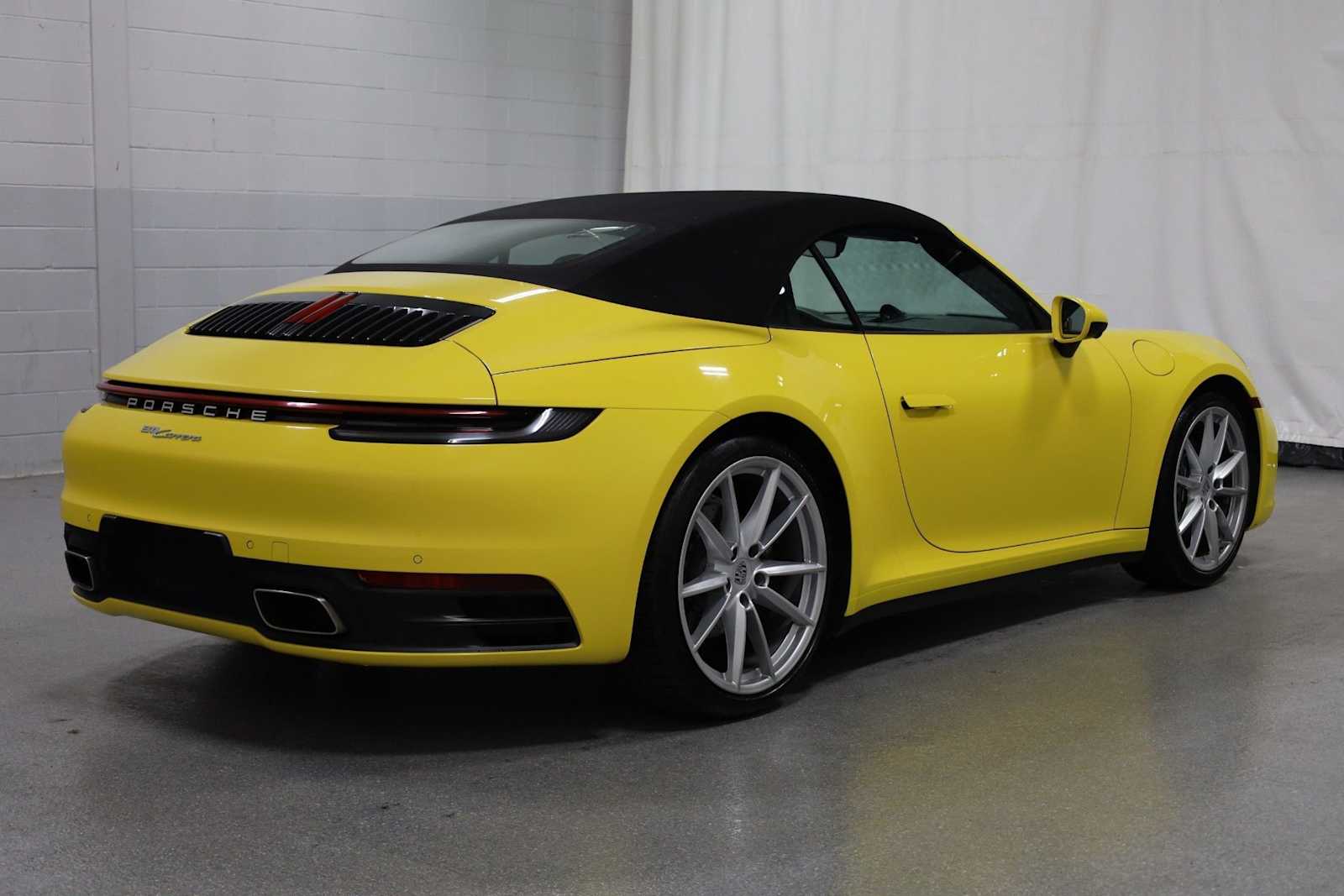 Thumbnail: 2022 Porsche 911 - 9