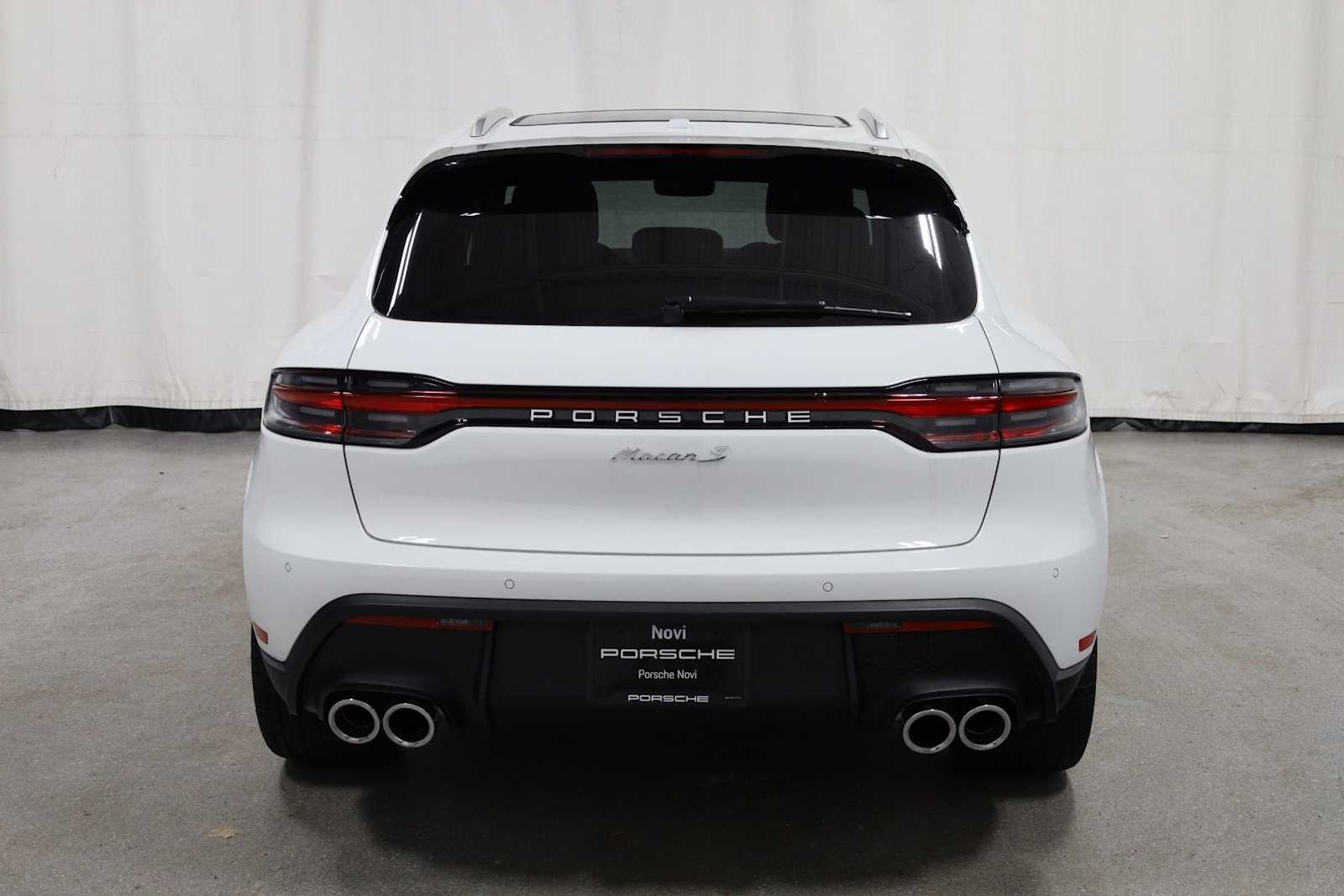 Thumbnail: 2026 Porsche Macan - 7