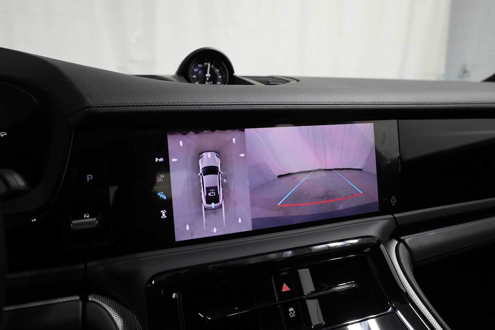 Thumbnail: 2026 Porsche Panamera - 34