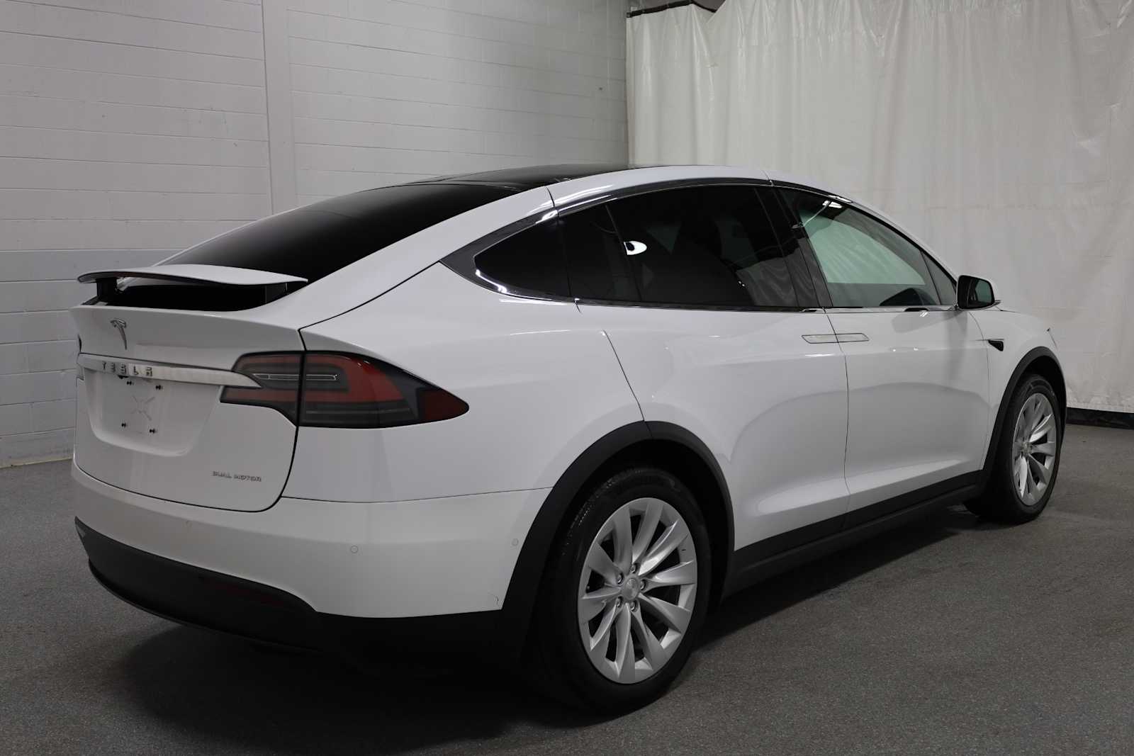 Thumbnail: 2021 Tesla Model X - 9