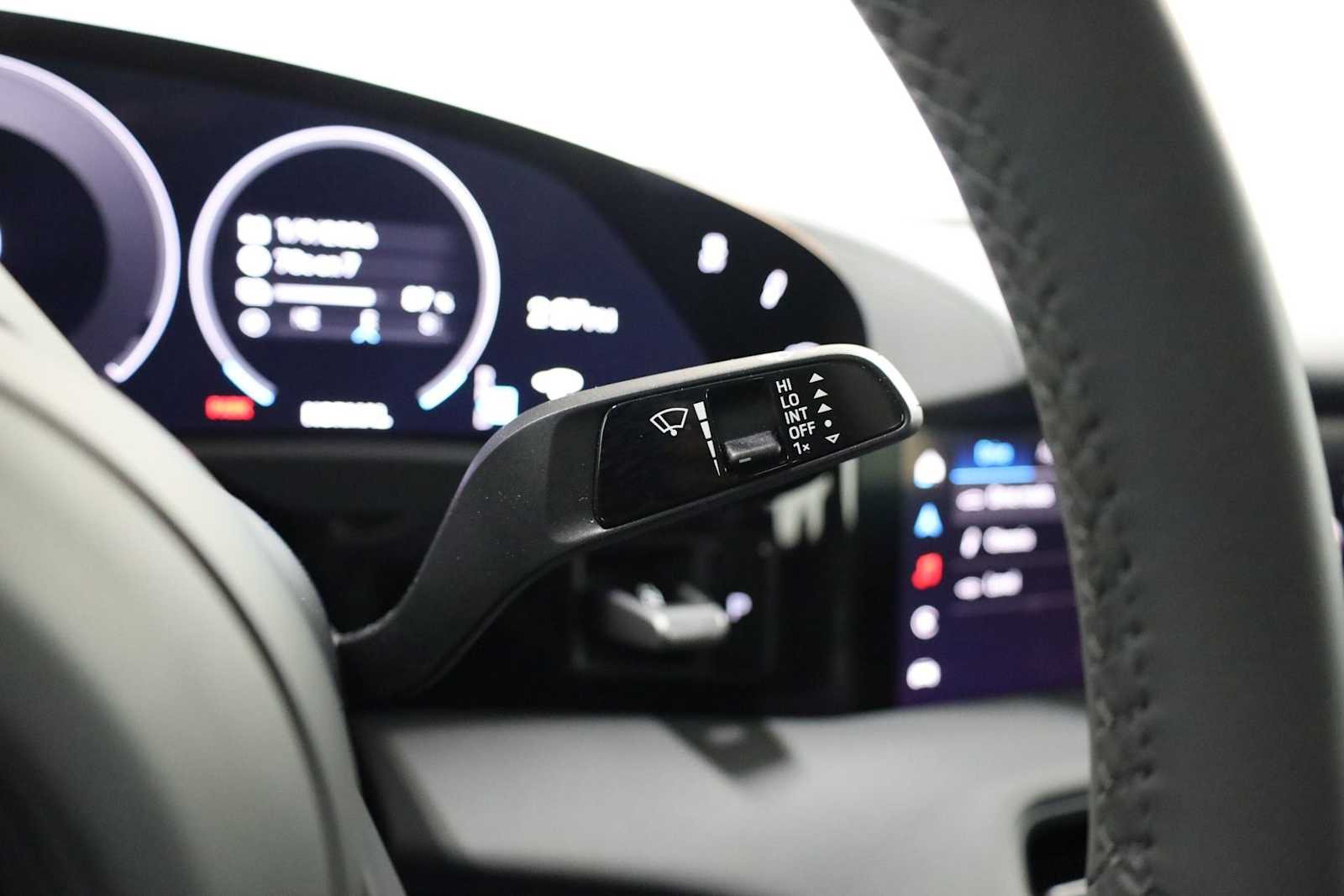 Thumbnail: 2025 Porsche Taycan - 27