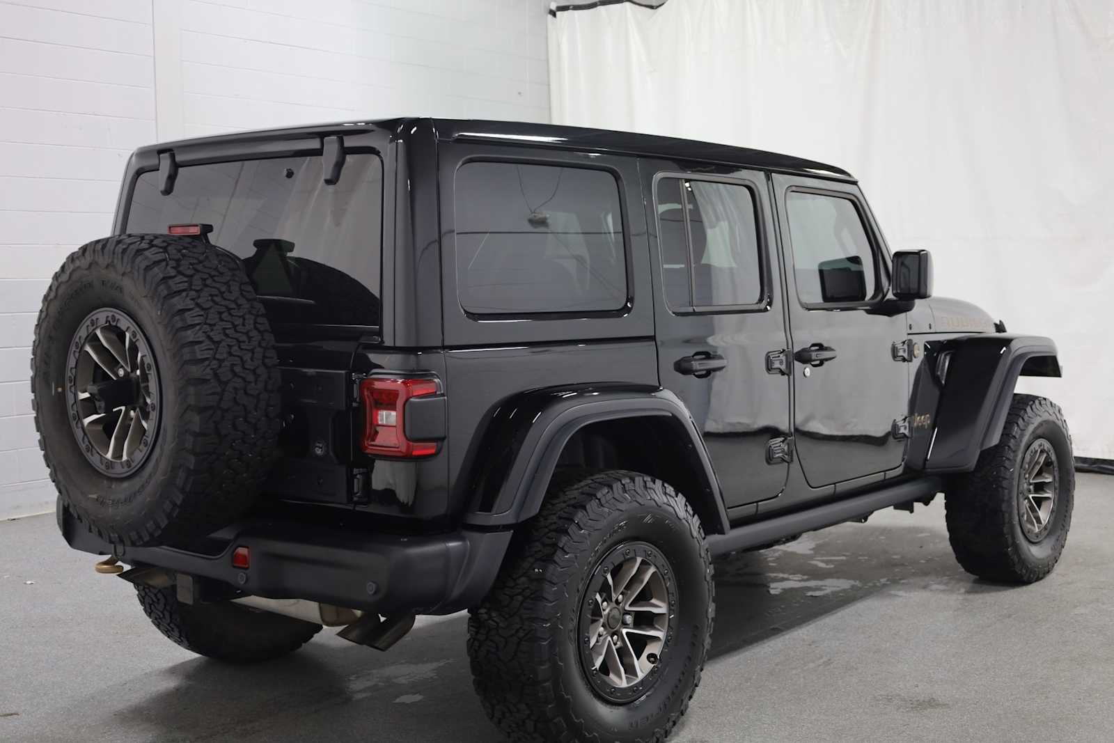 Thumbnail: 2024 Jeep Wrangler - 9