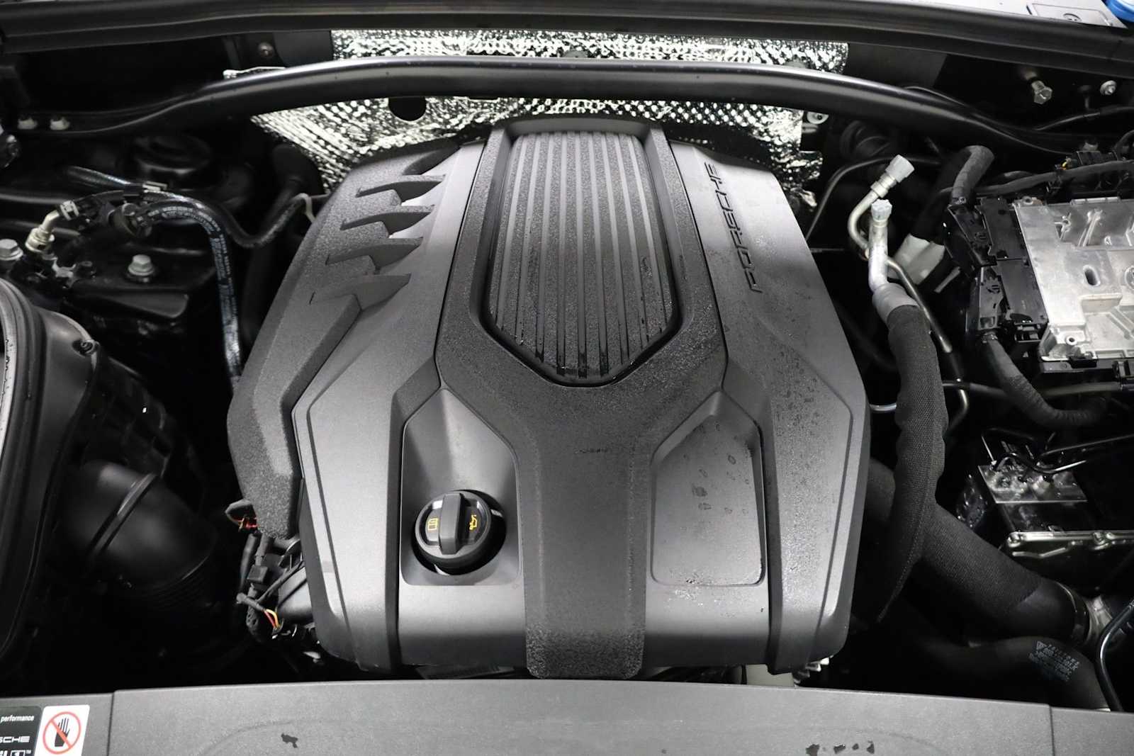 Thumbnail: 2025 Porsche Macan - 42