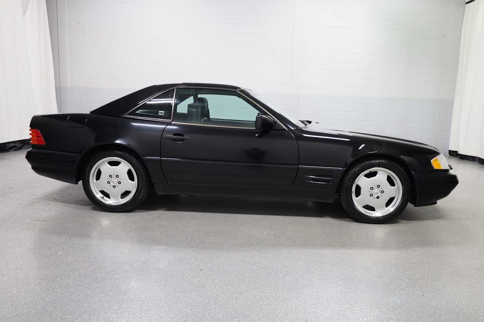Thumbnail: 1996 Mercedes-Benz SL-Class - 10