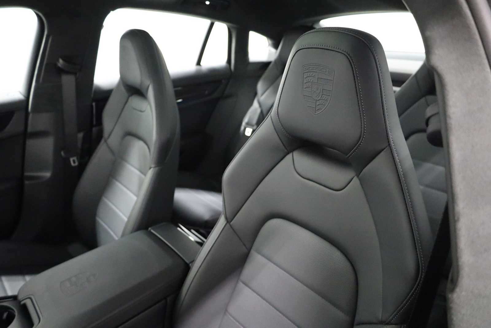 Thumbnail: 2026 Porsche Panamera - 19