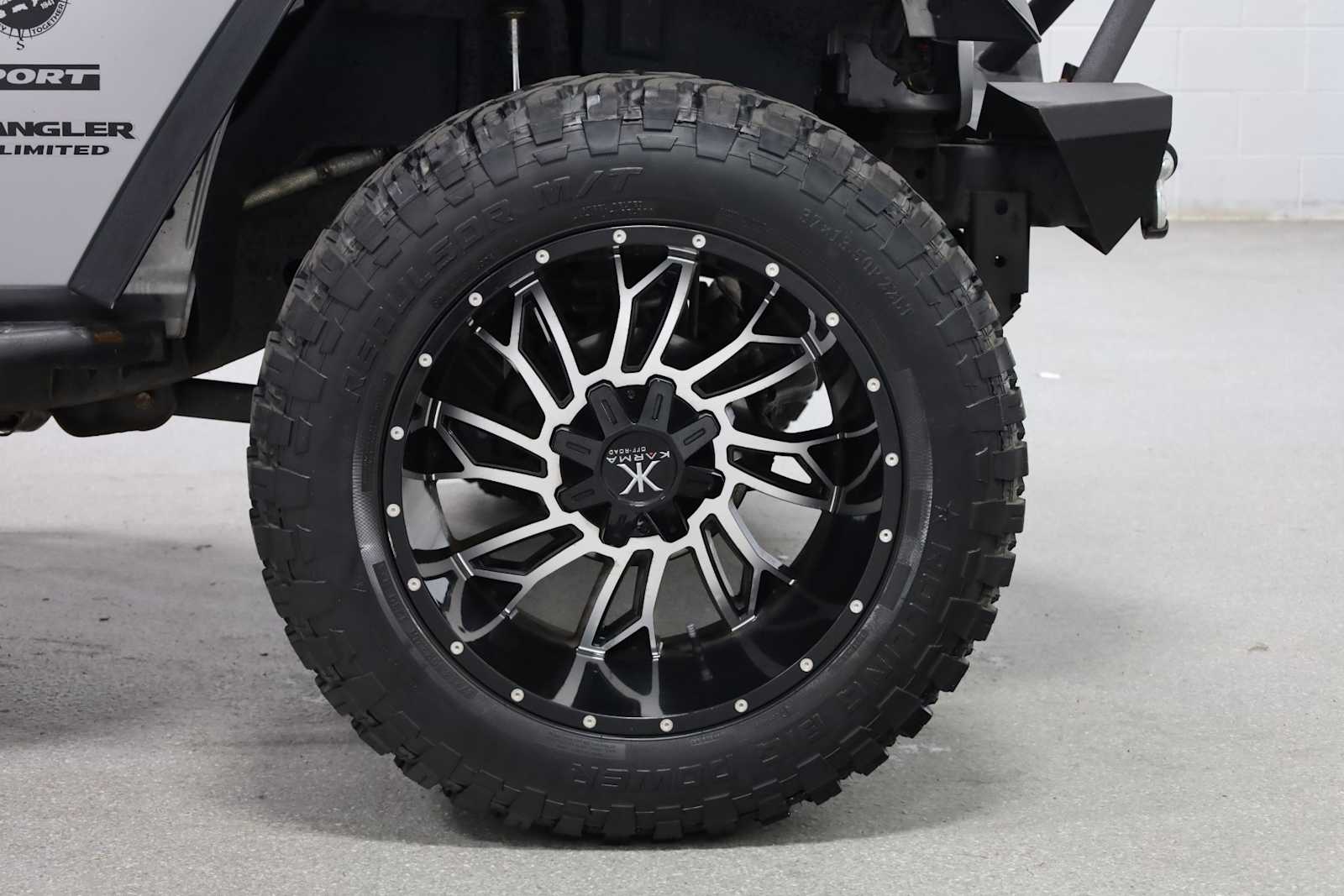 Thumbnail: 2017 Jeep Wrangler - 12