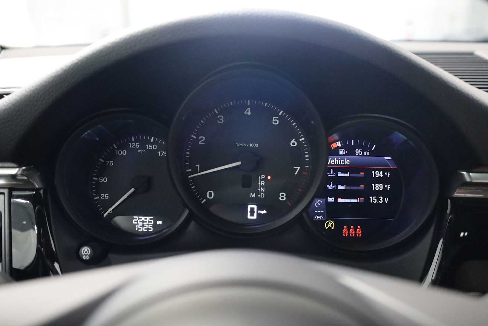 Thumbnail: 2026 Porsche Macan - 24