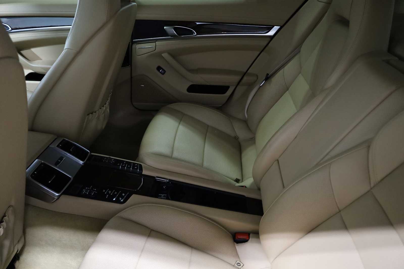 Thumbnail: 2014 Porsche Panamera - 34