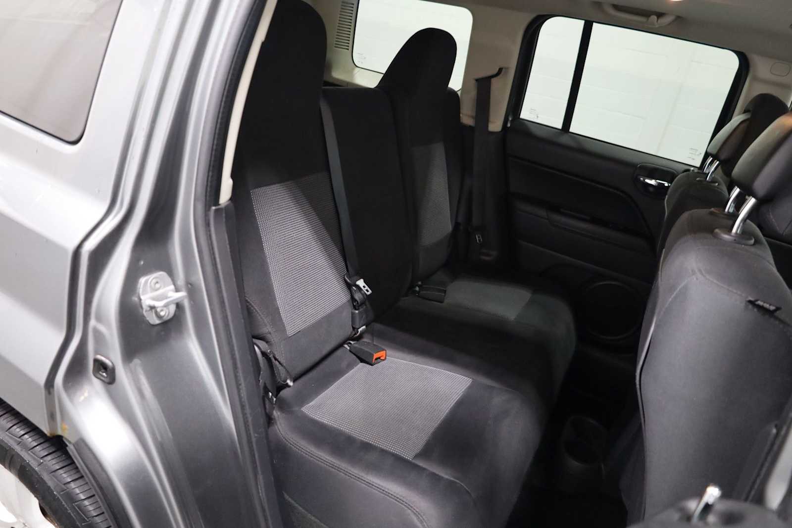 Thumbnail: 2014 Jeep Patriot - 32