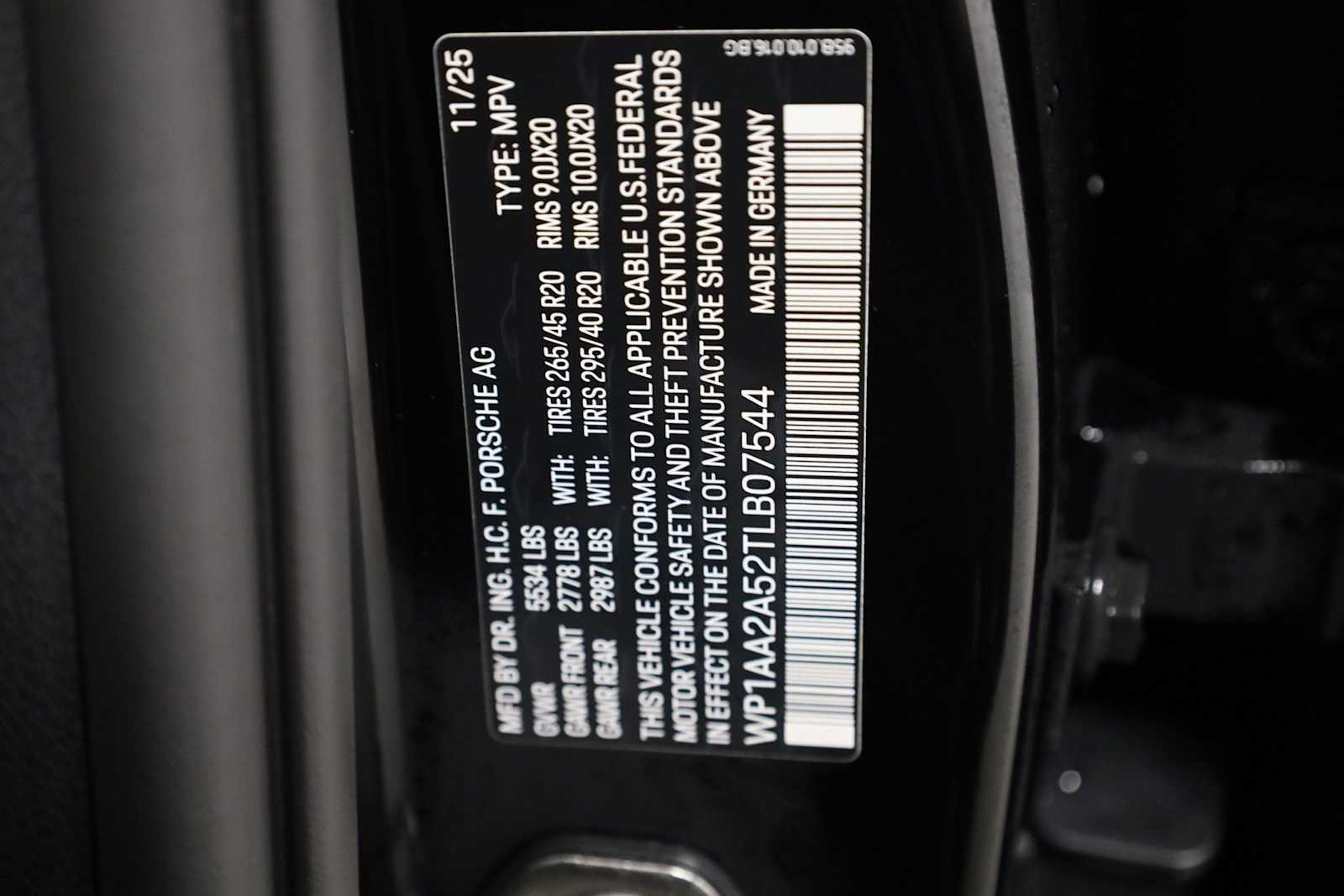 Thumbnail: 2026 Porsche Macan - 44