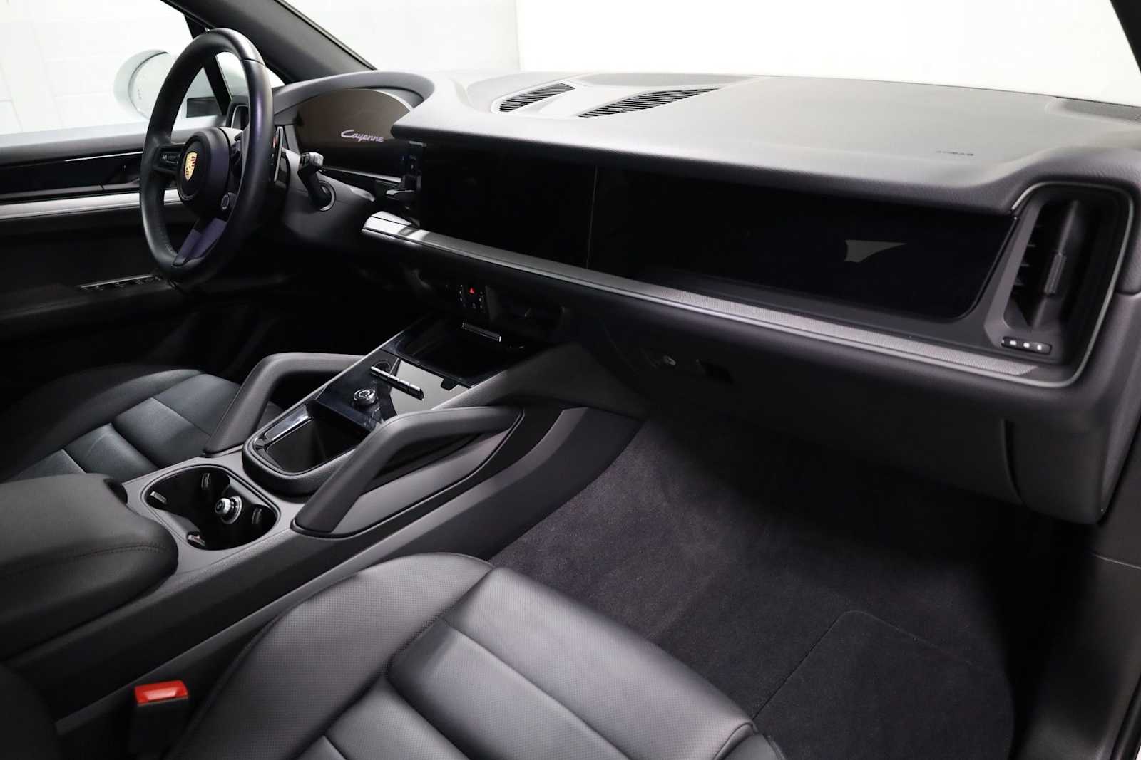 Thumbnail: 2024 Porsche Cayenne - 6