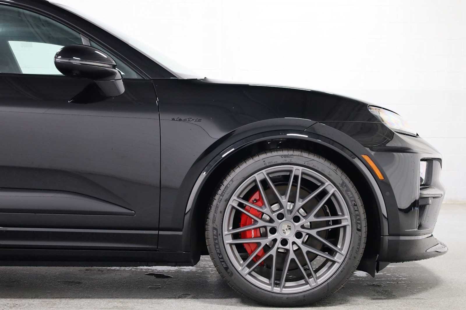 Thumbnail: 2025 Porsche Macan - 11