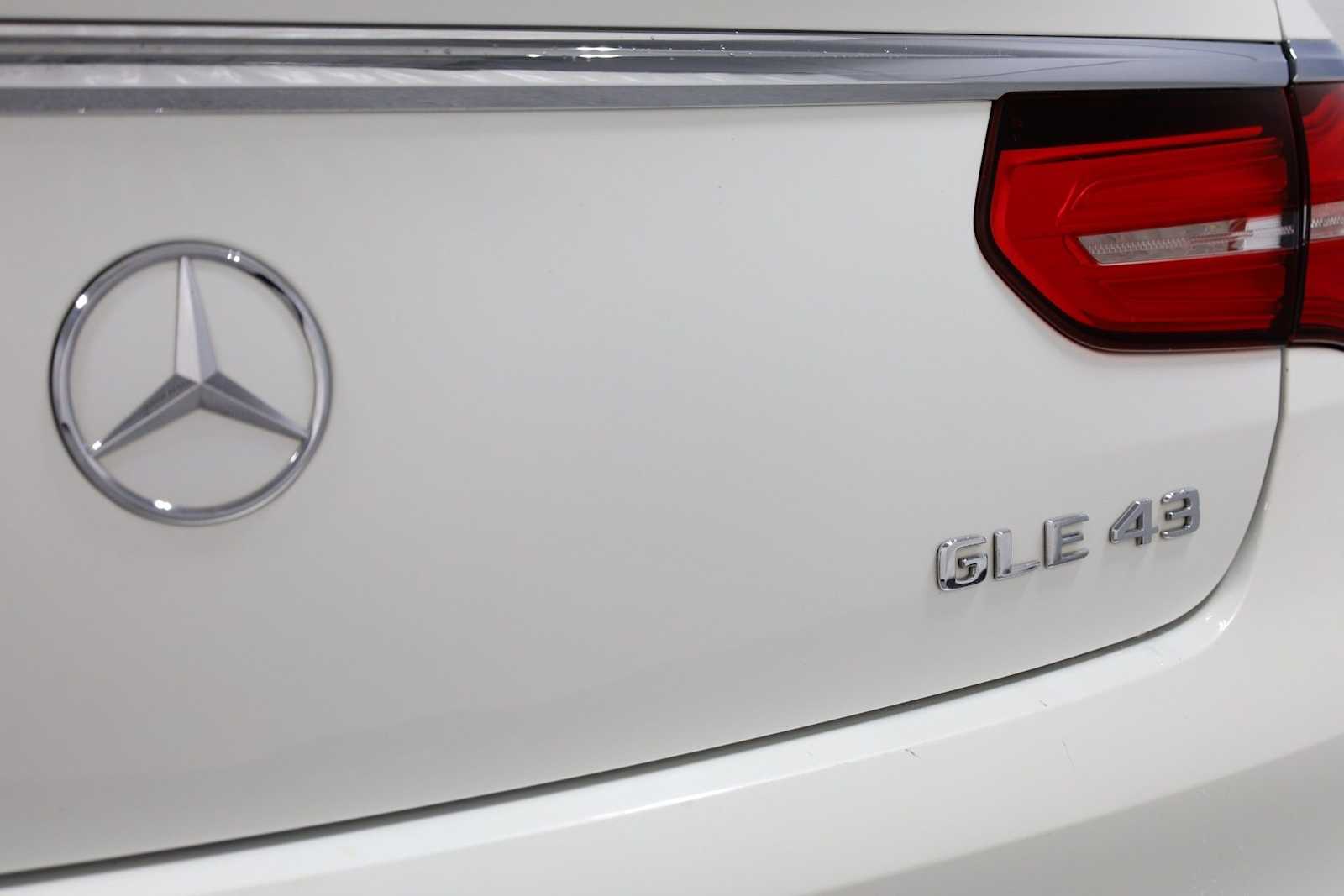 Thumbnail: 2017 Mercedes-Benz GLE - 8