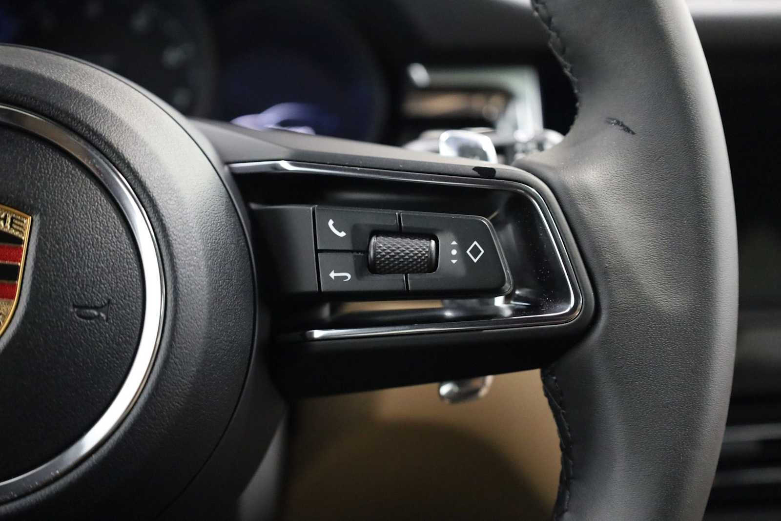 Thumbnail: 2026 Porsche Macan - 28