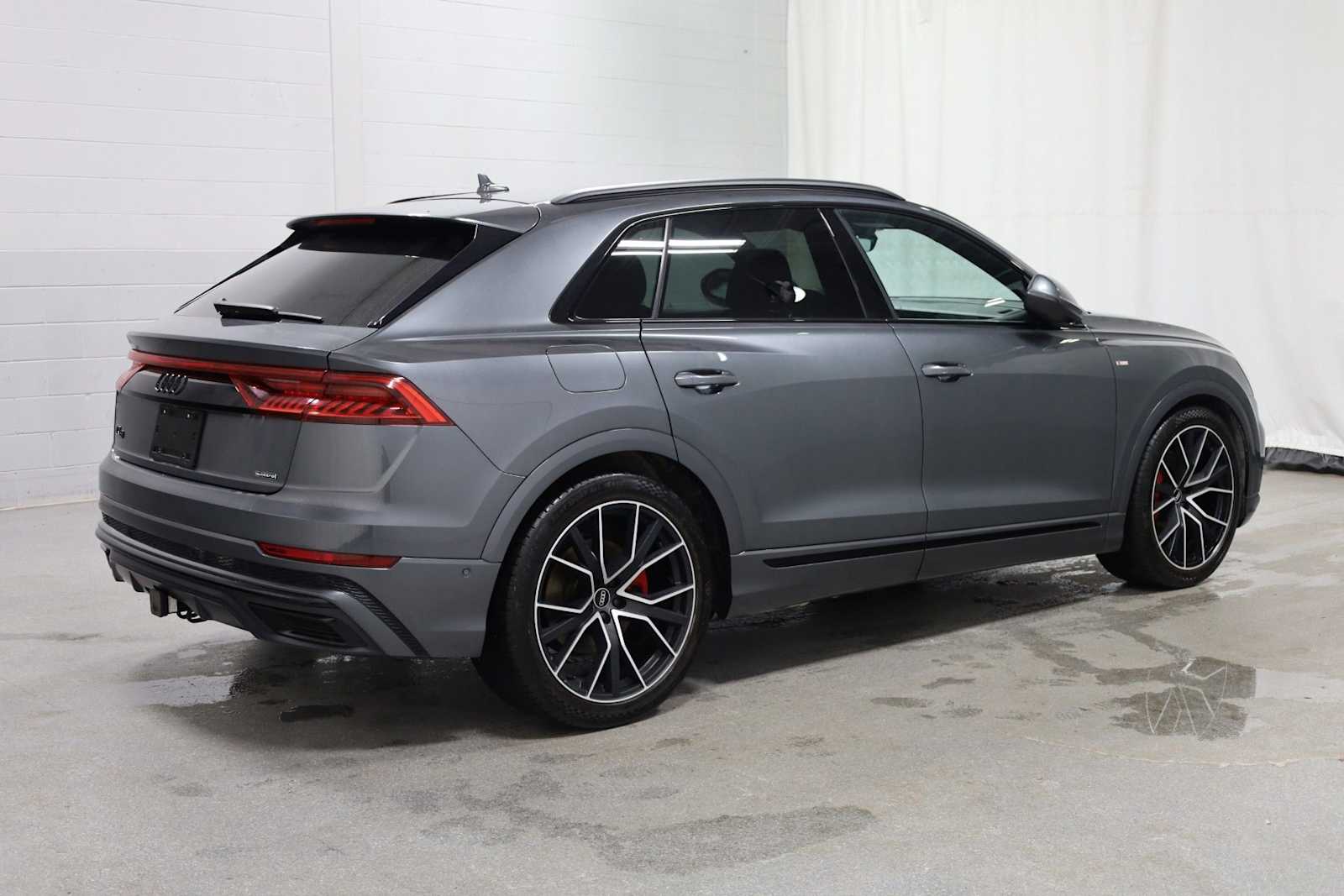 Thumbnail: 2021 Audi Q8 - 9