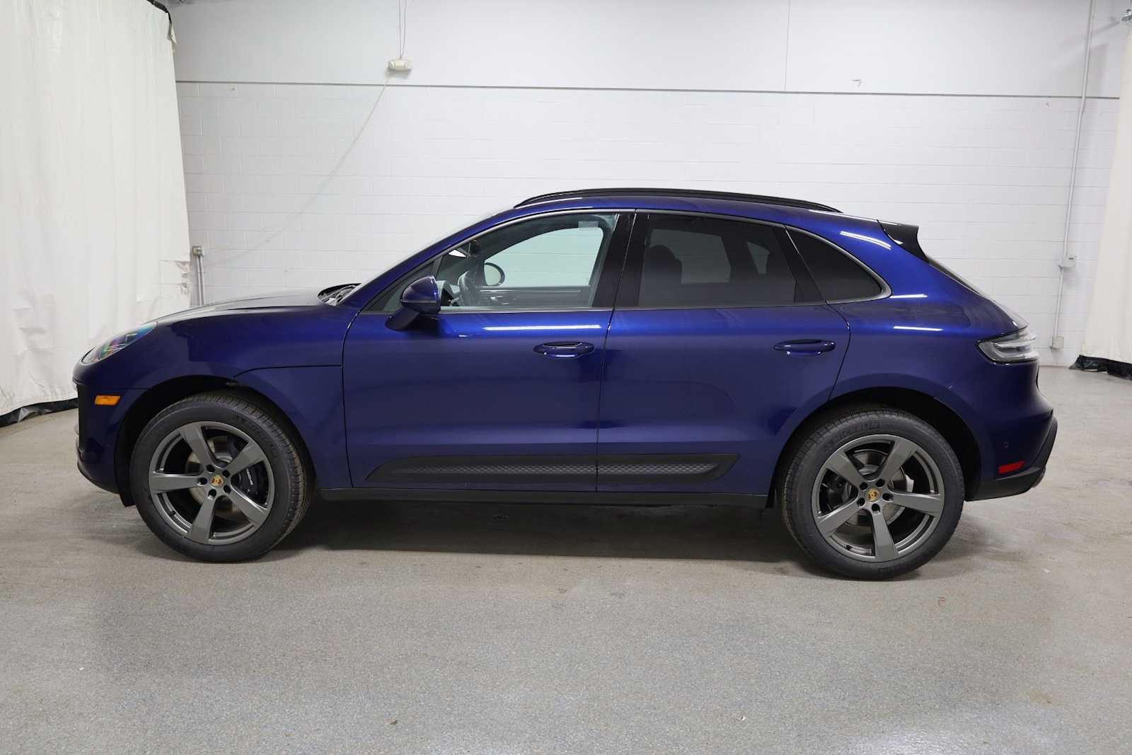 Thumbnail: 2026 Porsche Macan - 2