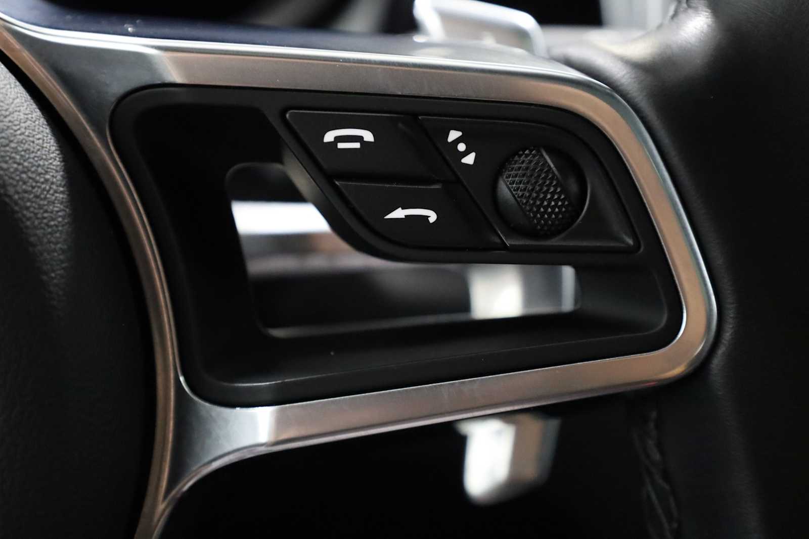 Thumbnail: 2021 Porsche Macan - 28