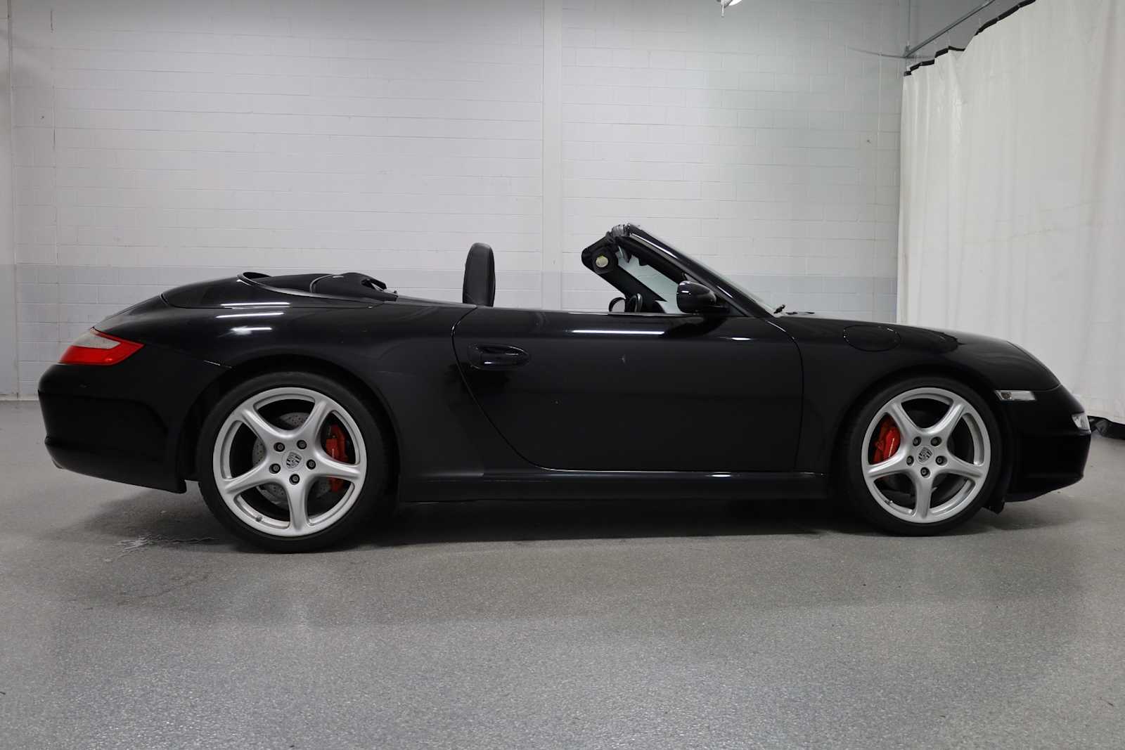 Thumbnail: 2007 Porsche 911 - 10