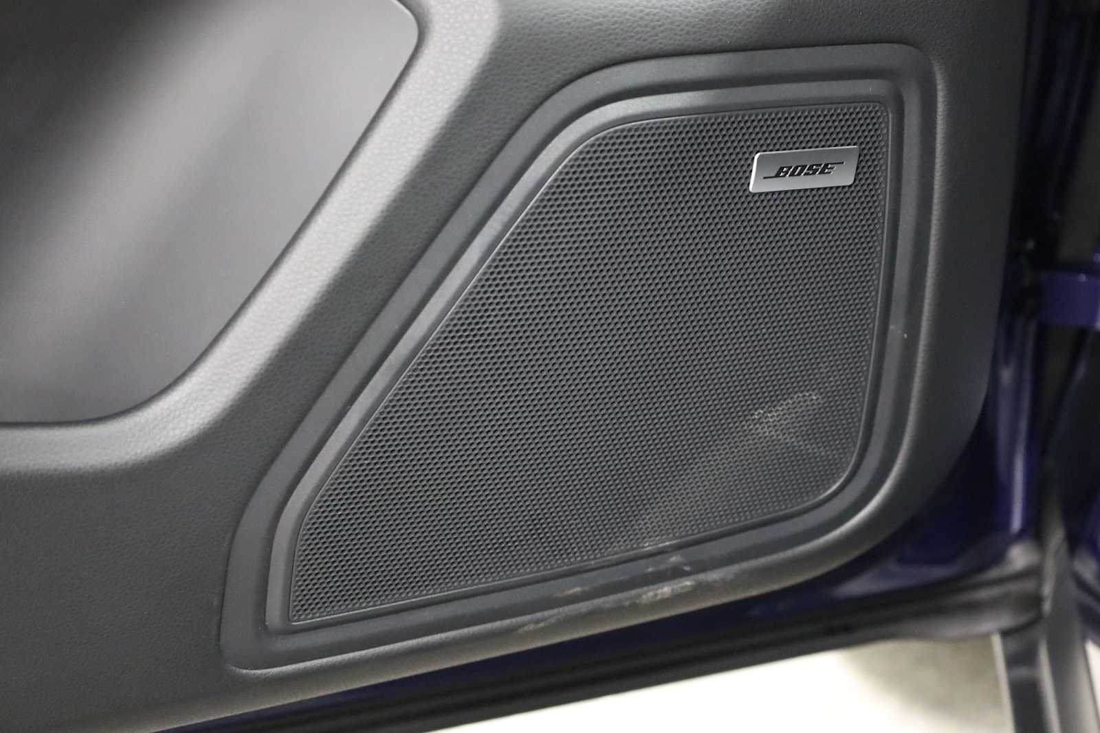 Thumbnail: 2026 Porsche Macan - 17