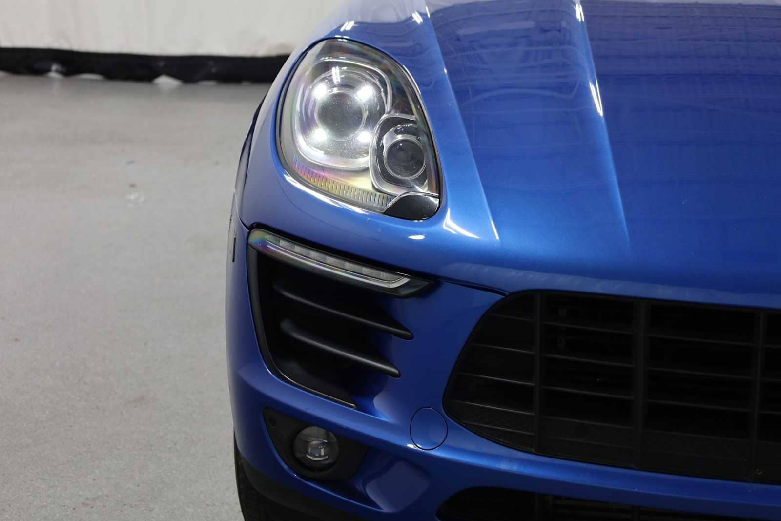 Thumbnail: 2018 Porsche Macan - 15