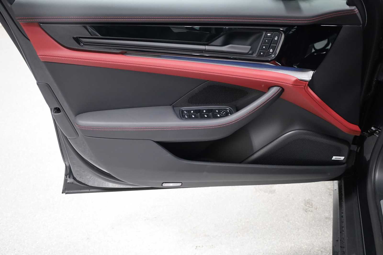 Thumbnail: 2025 Porsche Panamera - 16