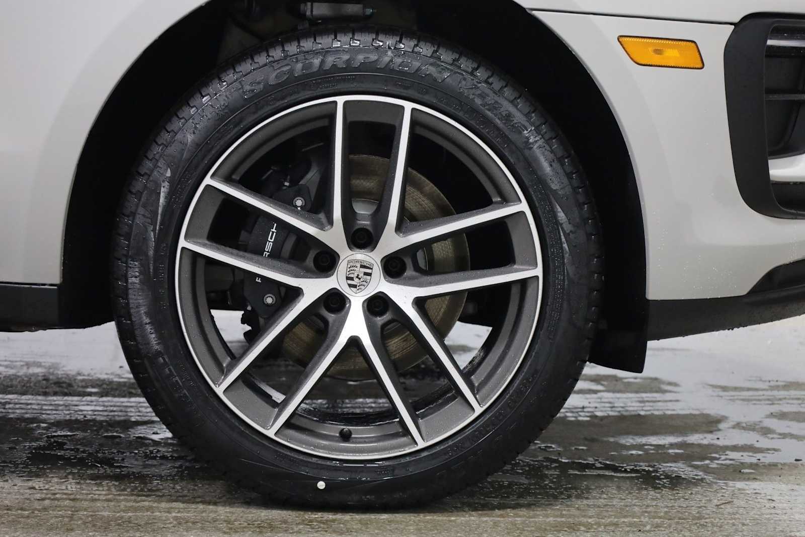 Thumbnail: 2026 Porsche Macan - 12