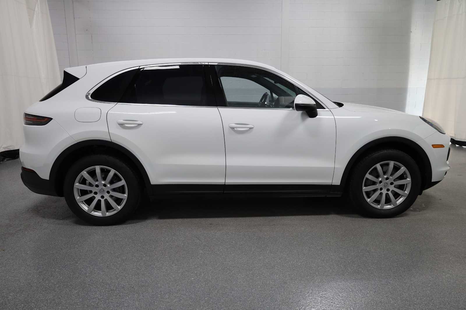 Thumbnail: 2020 Porsche Cayenne - 11