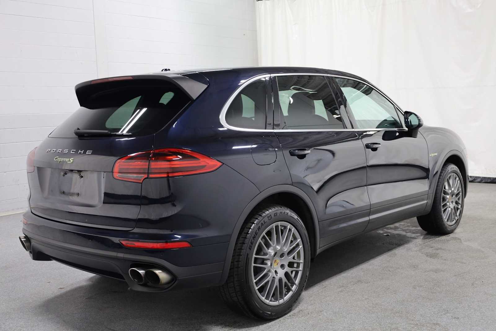 Thumbnail: 2016 Porsche Cayenne - 9