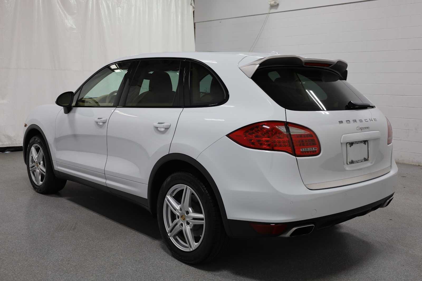 Thumbnail: 2014 Porsche Cayenne - 3