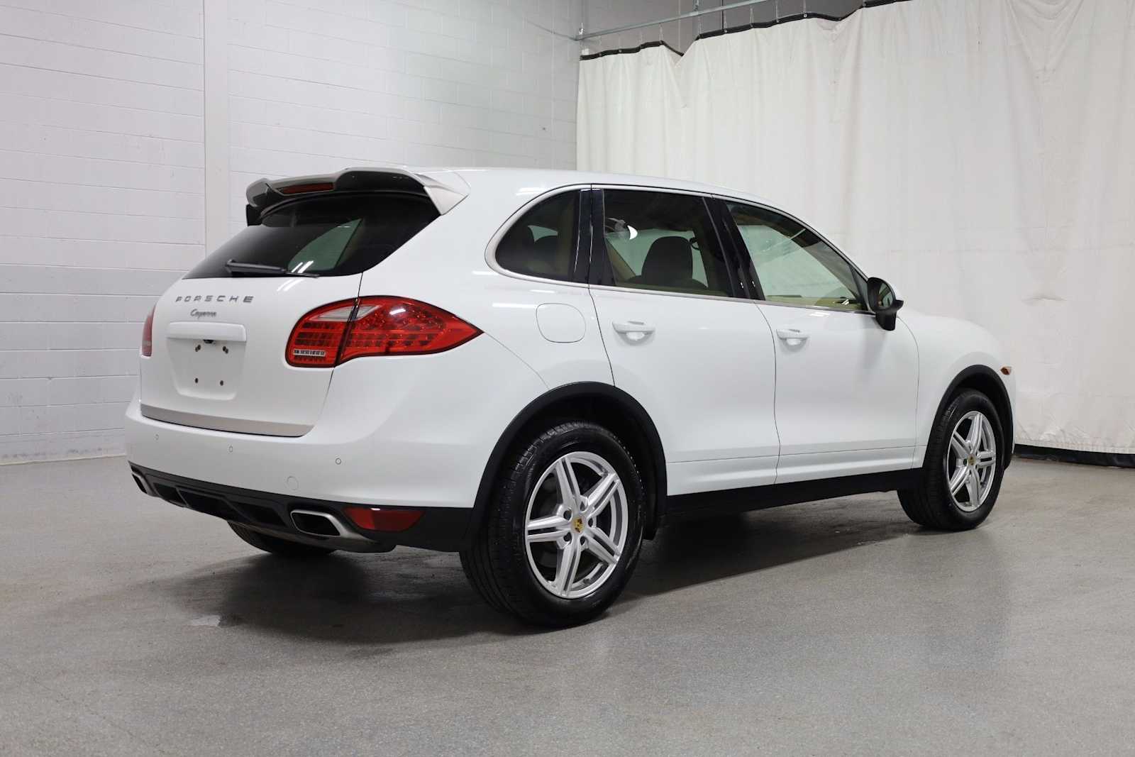 Thumbnail: 2014 Porsche Cayenne - 9
