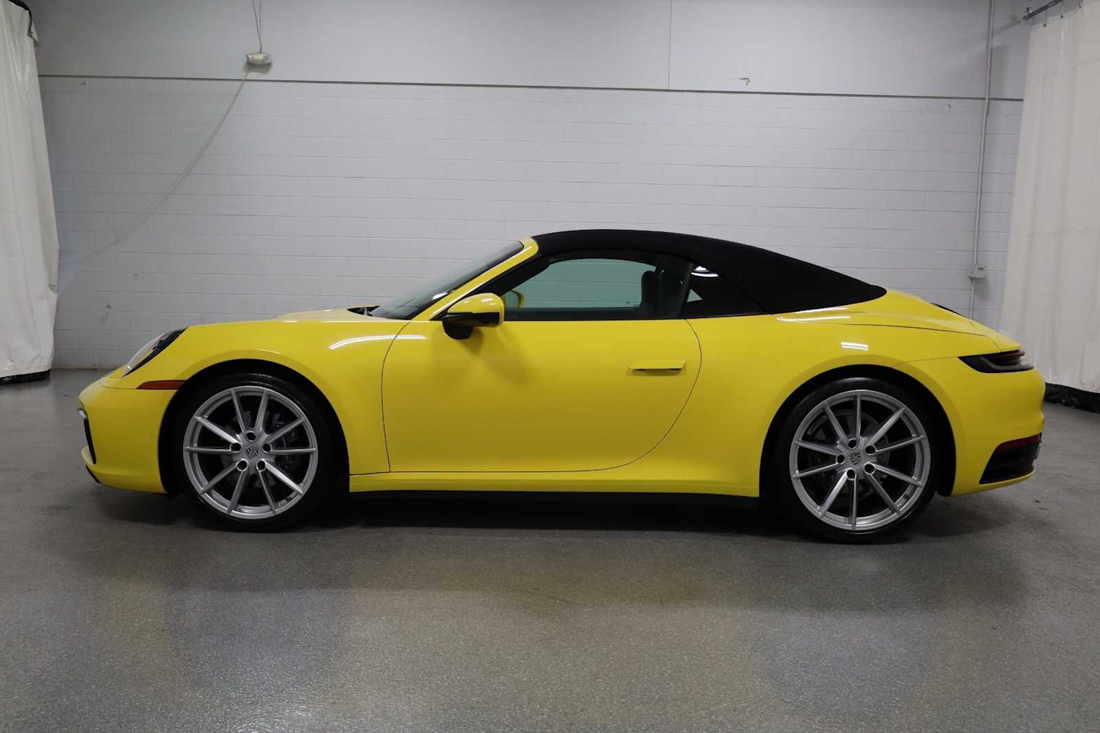 Thumbnail: 2022 Porsche 911 - 2