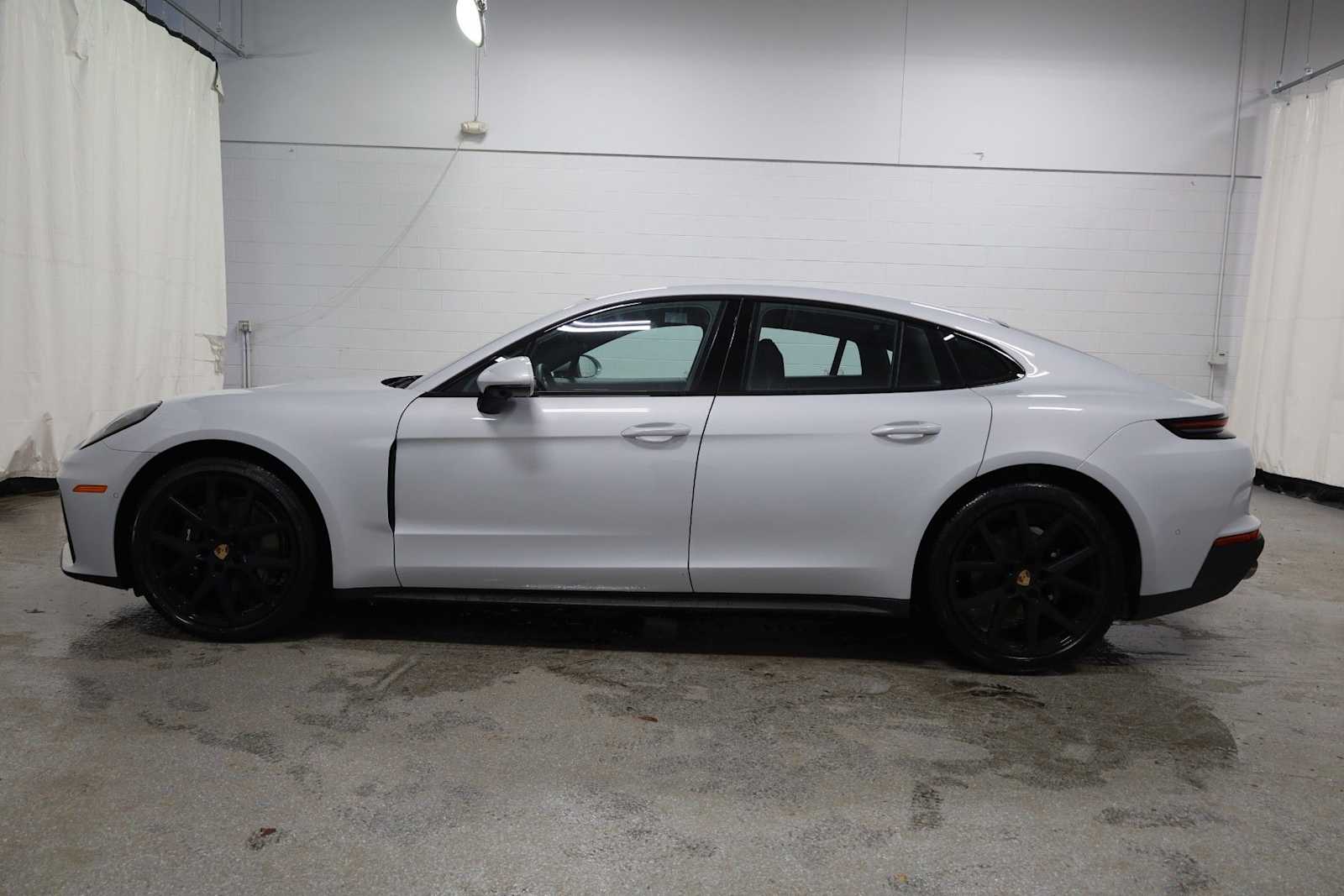 Thumbnail: 2026 Porsche Panamera - 2