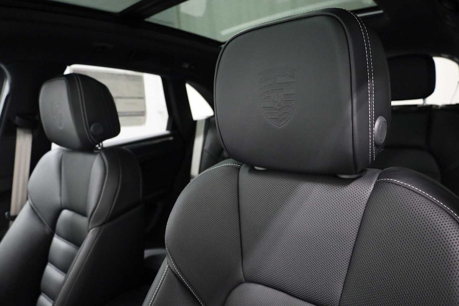 Thumbnail: 2025 Porsche Macan - 19