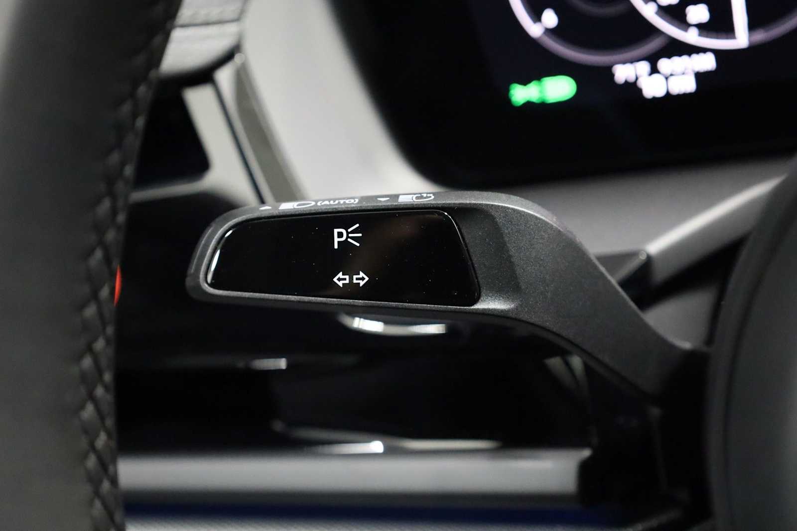 Thumbnail: 2026 Porsche Panamera - 30