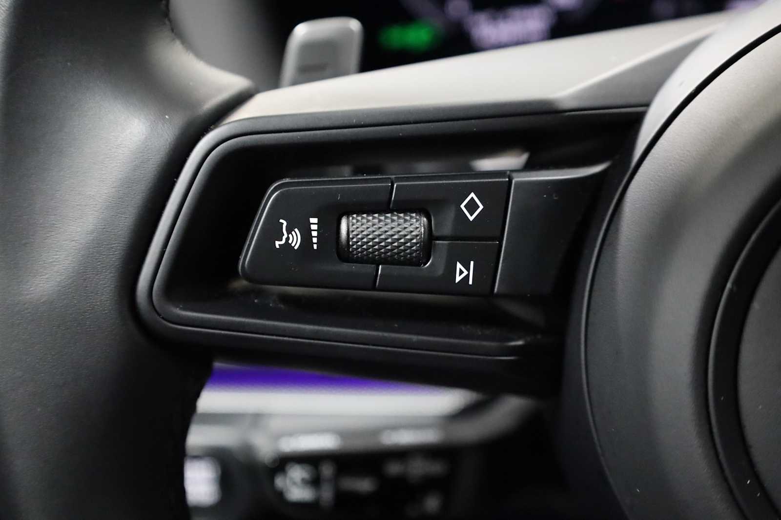 Thumbnail: 2025 Porsche Panamera - 25