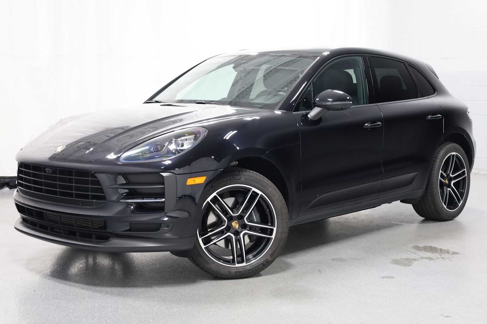 Thumbnail: 2021 Porsche Macan - 1