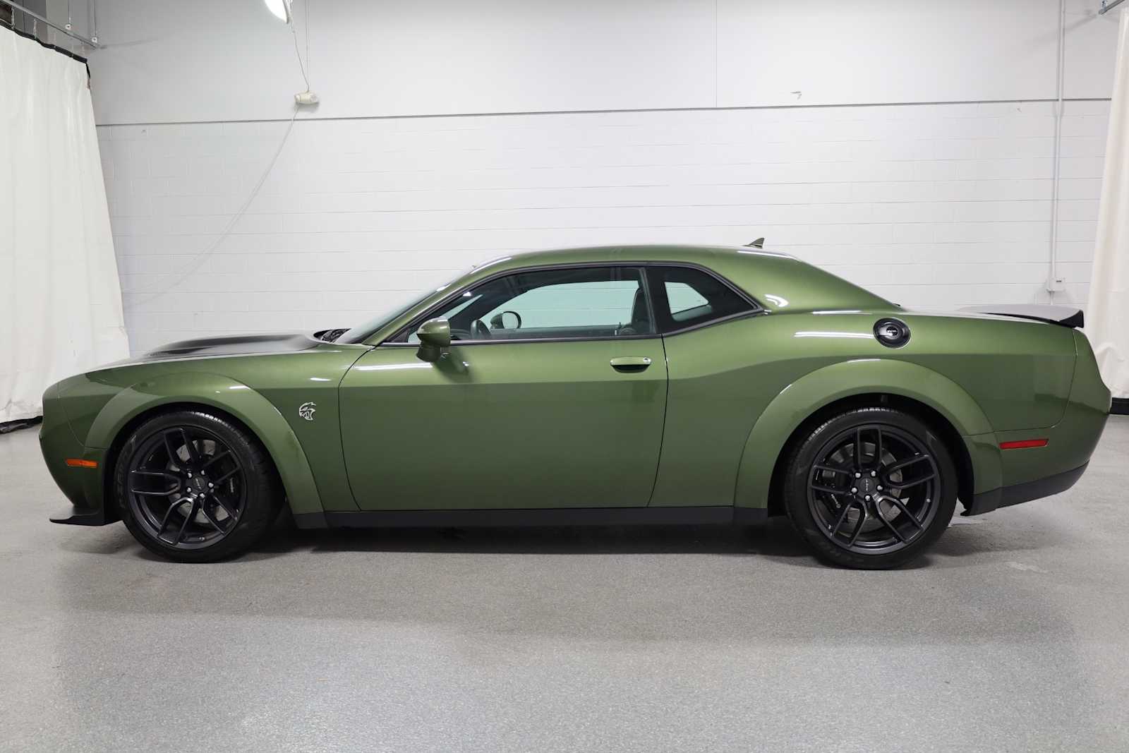 Thumbnail: 2018 Dodge Challenger - 2